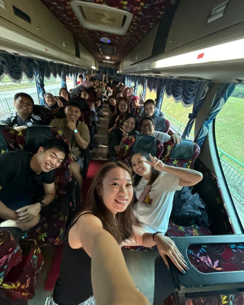 Kukup Family Trip Bus